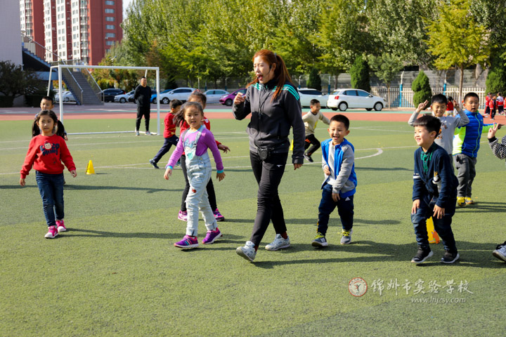 AYX爱游戏 - 注册送彩金88元- 世界杯指定体育平台灞桥区惠王中心小学体育课程展示：小课间‘大变样’体育课‘天天见’创新模式助力学生全面发展